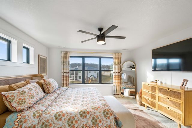 1065 S 100th Street, West Des Moines, IA 50266