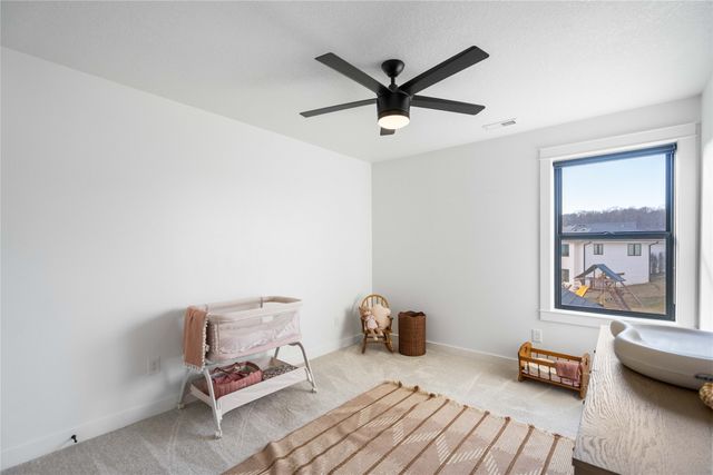 1065 S 100th Street, West Des Moines, IA 50266