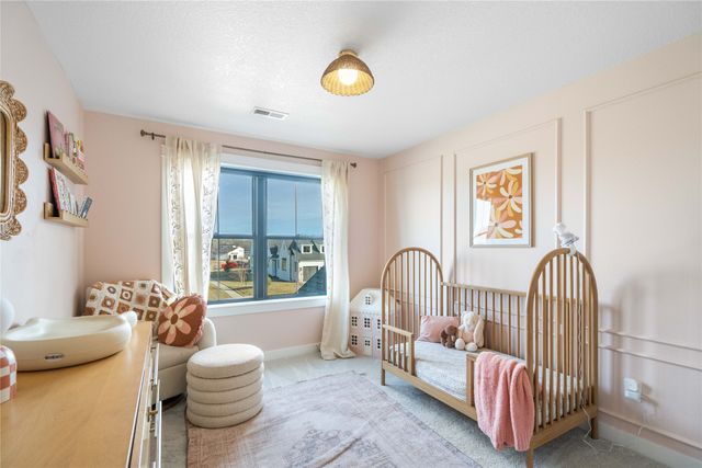 1065 S 100th Street, West Des Moines, IA 50266