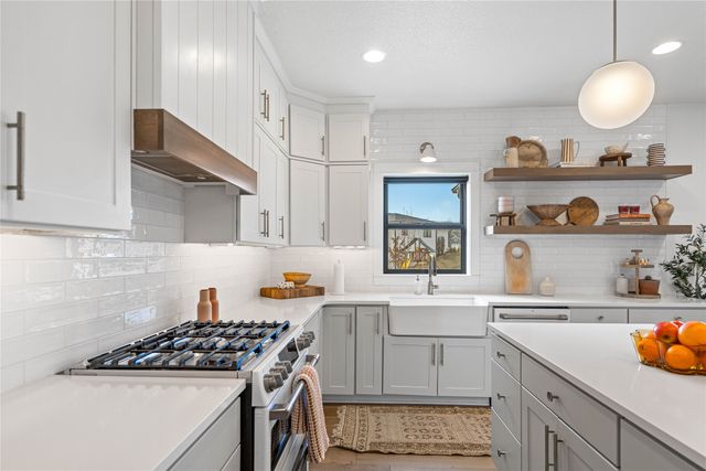 1065 S 100th Street, West Des Moines, IA 50266