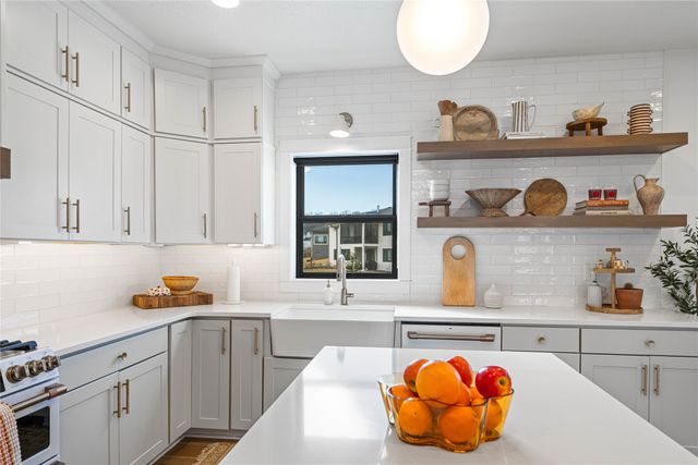 1065 S 100th Street, West Des Moines, IA 50266