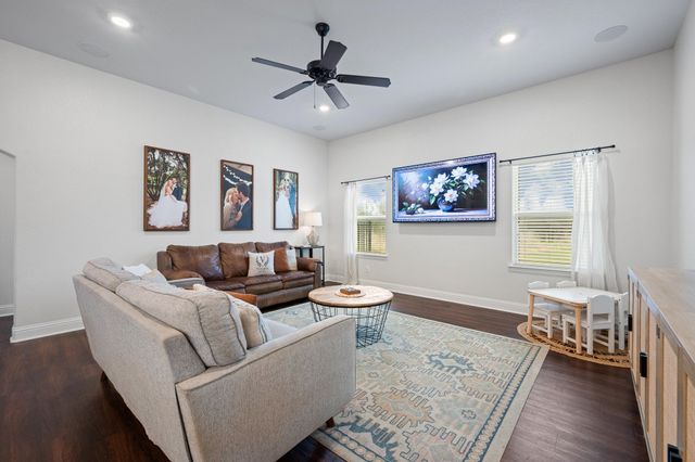 1556 Lizzie Lane, Burleson, TX 76028