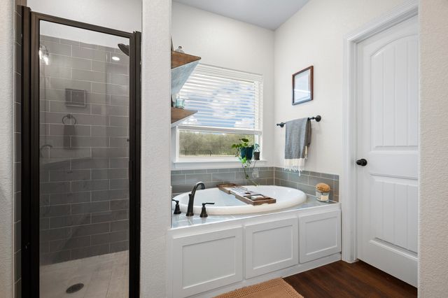 1556 Lizzie Lane, Burleson, TX 76028