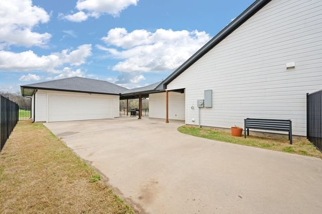 1556 Lizzie Lane, Burleson, TX 76028