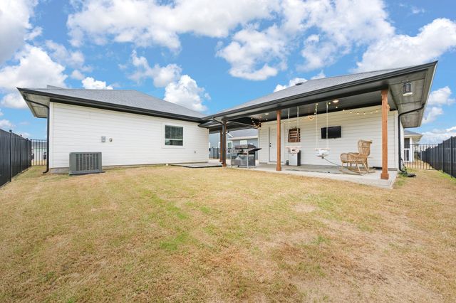 1556 Lizzie Lane, Burleson, TX 76028