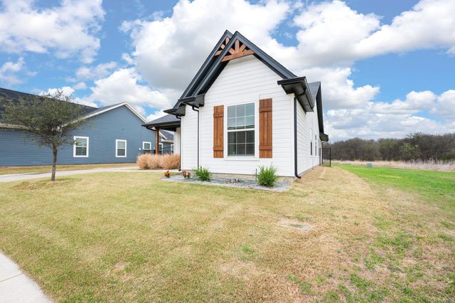 1556 Lizzie Lane, Burleson, TX 76028