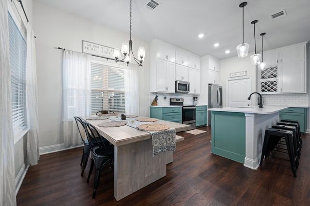 1556 Lizzie Lane, Burleson, TX 76028