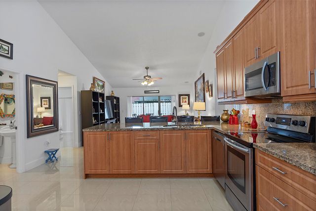 761 Greenbriar Avenue, Davie, FL 33325
