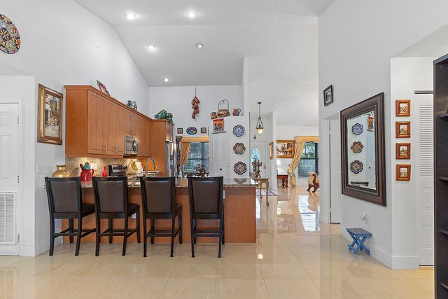 761 Greenbriar Avenue, Davie, FL 33325