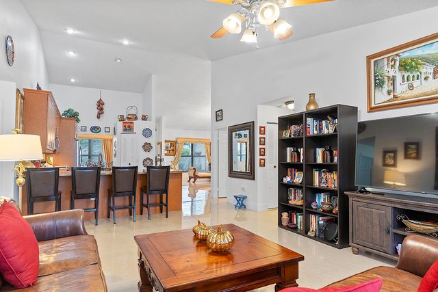 761 Greenbriar Avenue, Davie, FL 33325