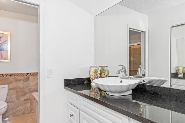 761 Greenbriar Avenue, Davie, FL 33325