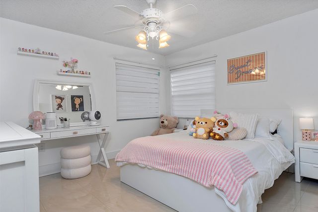 761 Greenbriar Avenue, Davie, FL 33325