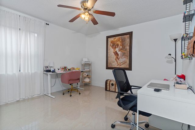 761 Greenbriar Avenue, Davie, FL 33325