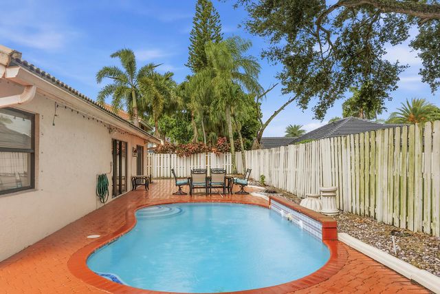 761 Greenbriar Avenue, Davie, FL 33325