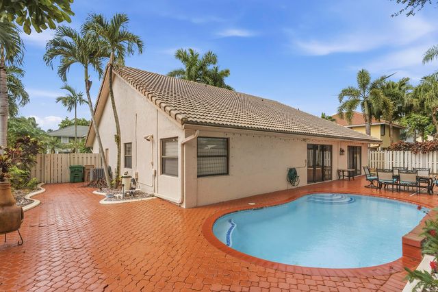 761 Greenbriar Avenue, Davie, FL 33325