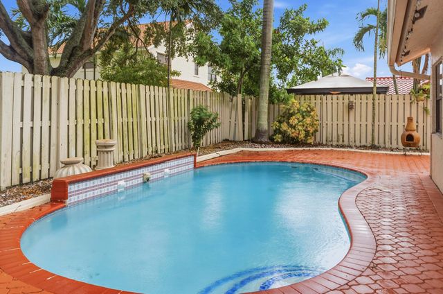 761 Greenbriar Avenue, Davie, FL 33325