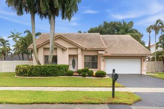 761 Greenbriar Avenue, Davie, FL 33325