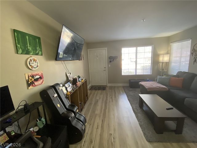 7720 SECRET SHORE Drive 106, Las Vegas, NV 89128