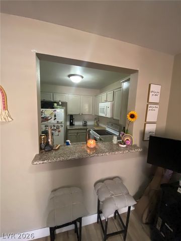 7720 SECRET SHORE Drive 106, Las Vegas, NV 89128