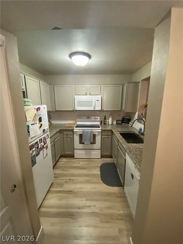7720 SECRET SHORE Drive 106, Las Vegas, NV 89128