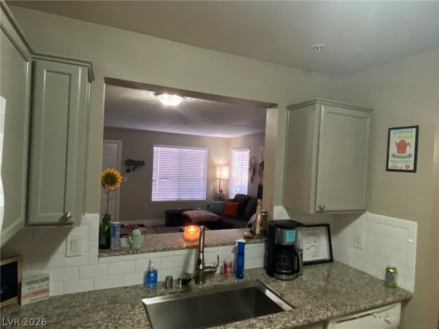 7720 SECRET SHORE Drive 106, Las Vegas, NV 89128