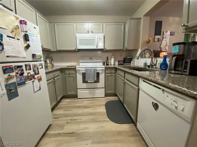 7720 SECRET SHORE Drive 106, Las Vegas, NV 89128