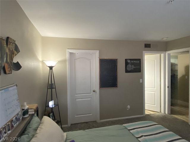 7720 SECRET SHORE Drive 106, Las Vegas, NV 89128