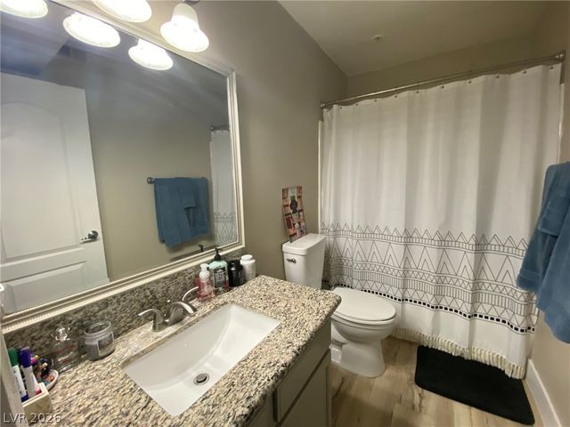 7720 SECRET SHORE Drive 106, Las Vegas, NV 89128