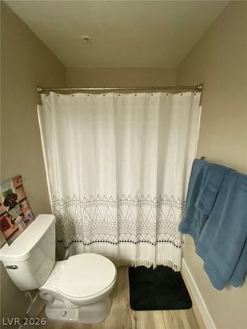 7720 SECRET SHORE Drive 106, Las Vegas, NV 89128