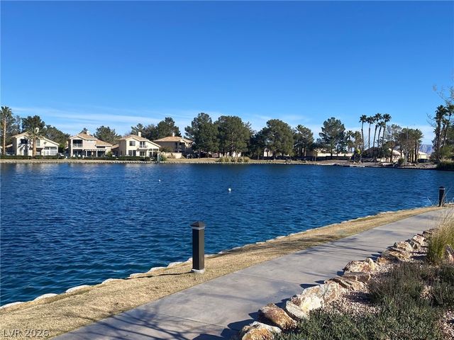 7720 SECRET SHORE Drive 106, Las Vegas, NV 89128