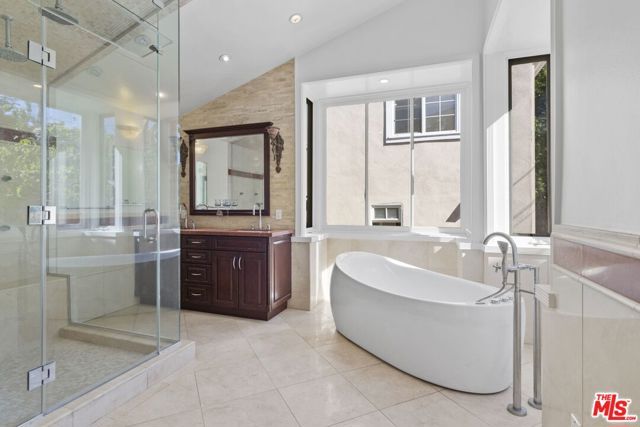 2128 Camden Avenue, Los Angeles, CA 90025
