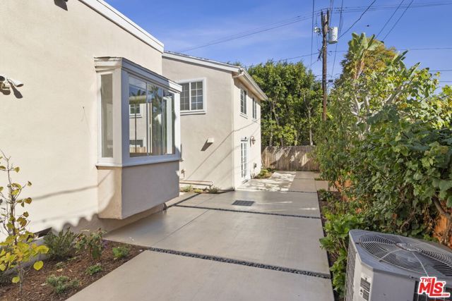 2128 Camden Avenue, Los Angeles, CA 90025