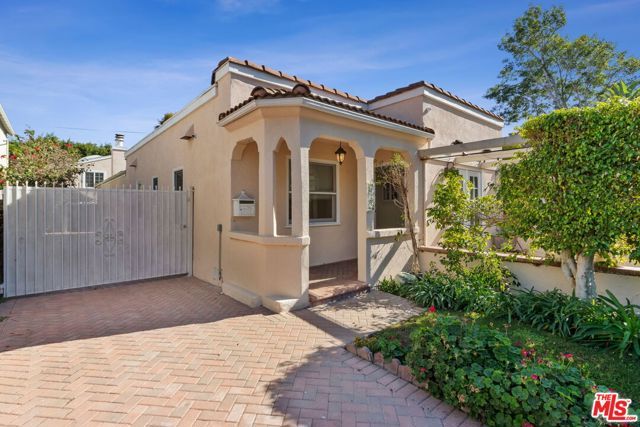 2128 Camden Avenue, Los Angeles, CA 90025