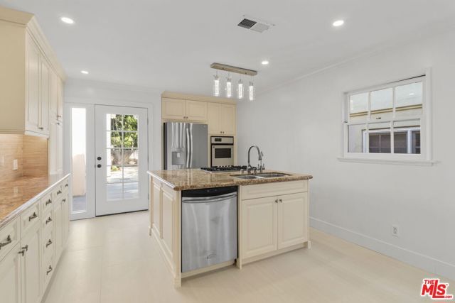 2128 Camden Avenue, Los Angeles, CA 90025