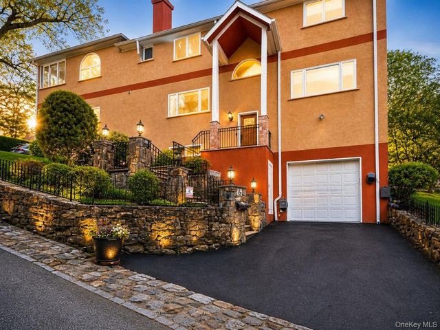 6 Inwood Place, New Rochelle, NY 10801