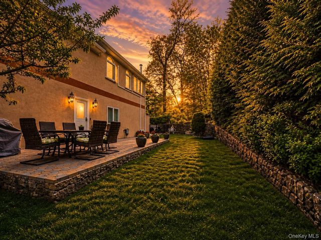6 Inwood Place, New Rochelle, NY 10801