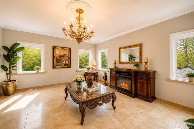 6 Inwood Place, New Rochelle, NY 10801