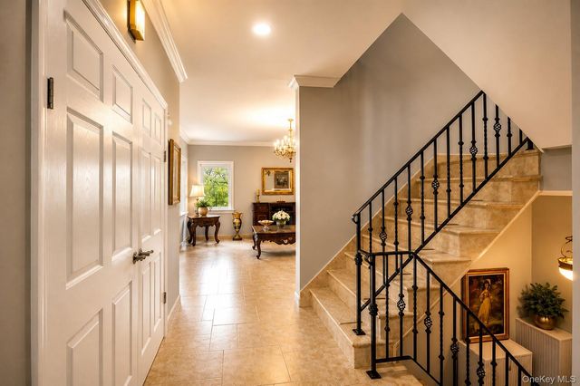 6 Inwood Place, New Rochelle, NY 10801