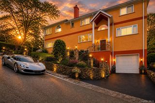 6 Inwood Place, New Rochelle, NY 10801