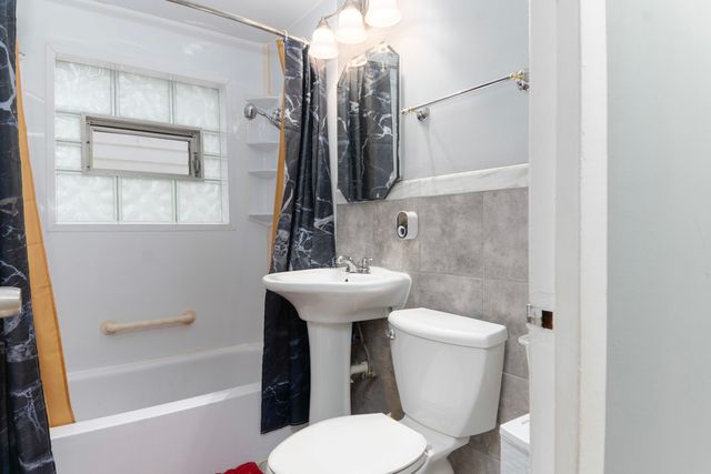 211 Ash Street, Park Forest, IL 60466