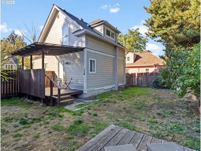 5135 Ne FLANDERS St, Portland, OR 97213