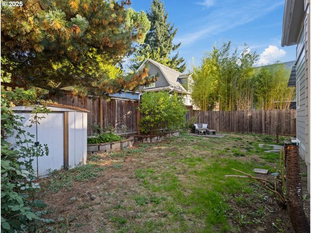 5135 Ne FLANDERS St, Portland, OR 97213