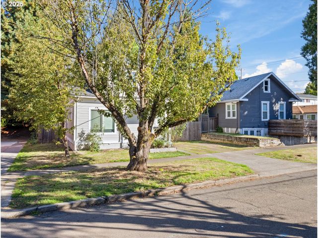 5135 Ne FLANDERS St, Portland, OR 97213