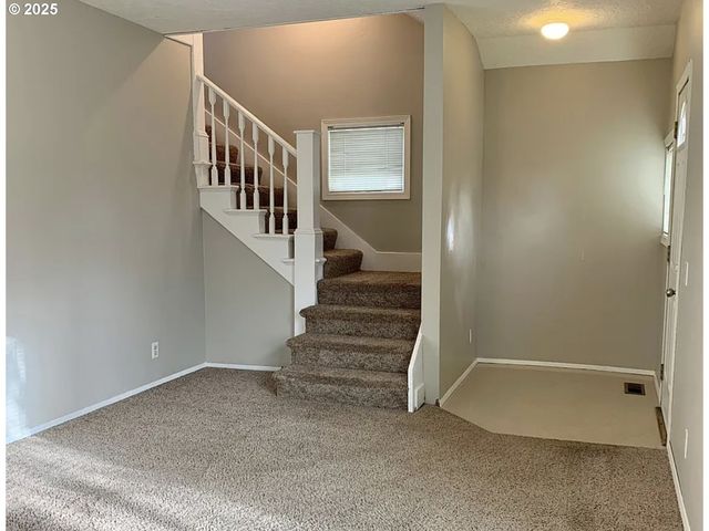 5135 Ne FLANDERS St, Portland, OR 97213