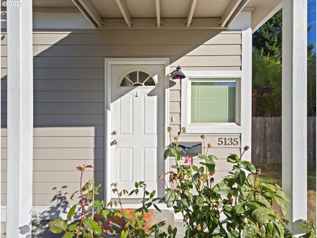 5135 Ne FLANDERS St, Portland, OR 97213