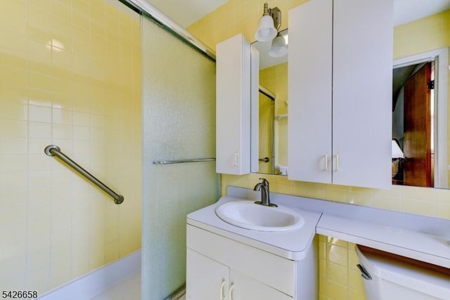 35 Payson Rd, Pequannock Twp., NJ 07440
