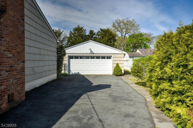 35 Payson Rd, Pequannock Twp., NJ 07440