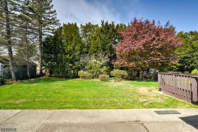 35 Payson Rd, Pequannock Twp., NJ 07440