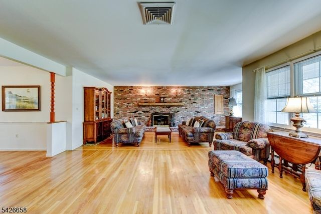 35 Payson Rd, Pequannock Twp., NJ 07440