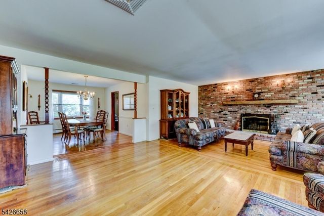 35 Payson Rd, Pequannock Twp., NJ 07440